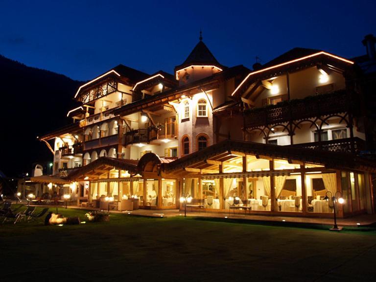 Rene Dolomites Boutique Hotel Pozza di Fassa Exterior photo