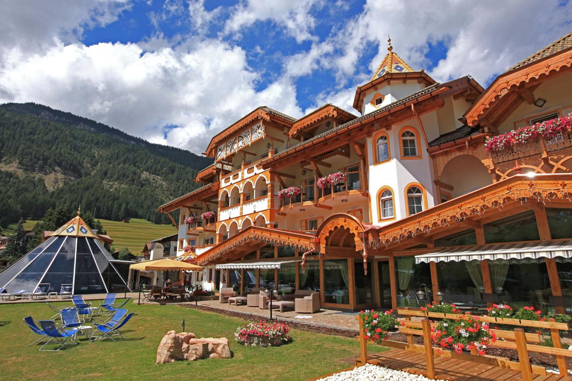 Rene Dolomites Boutique Hotel Pozza di Fassa Exterior photo