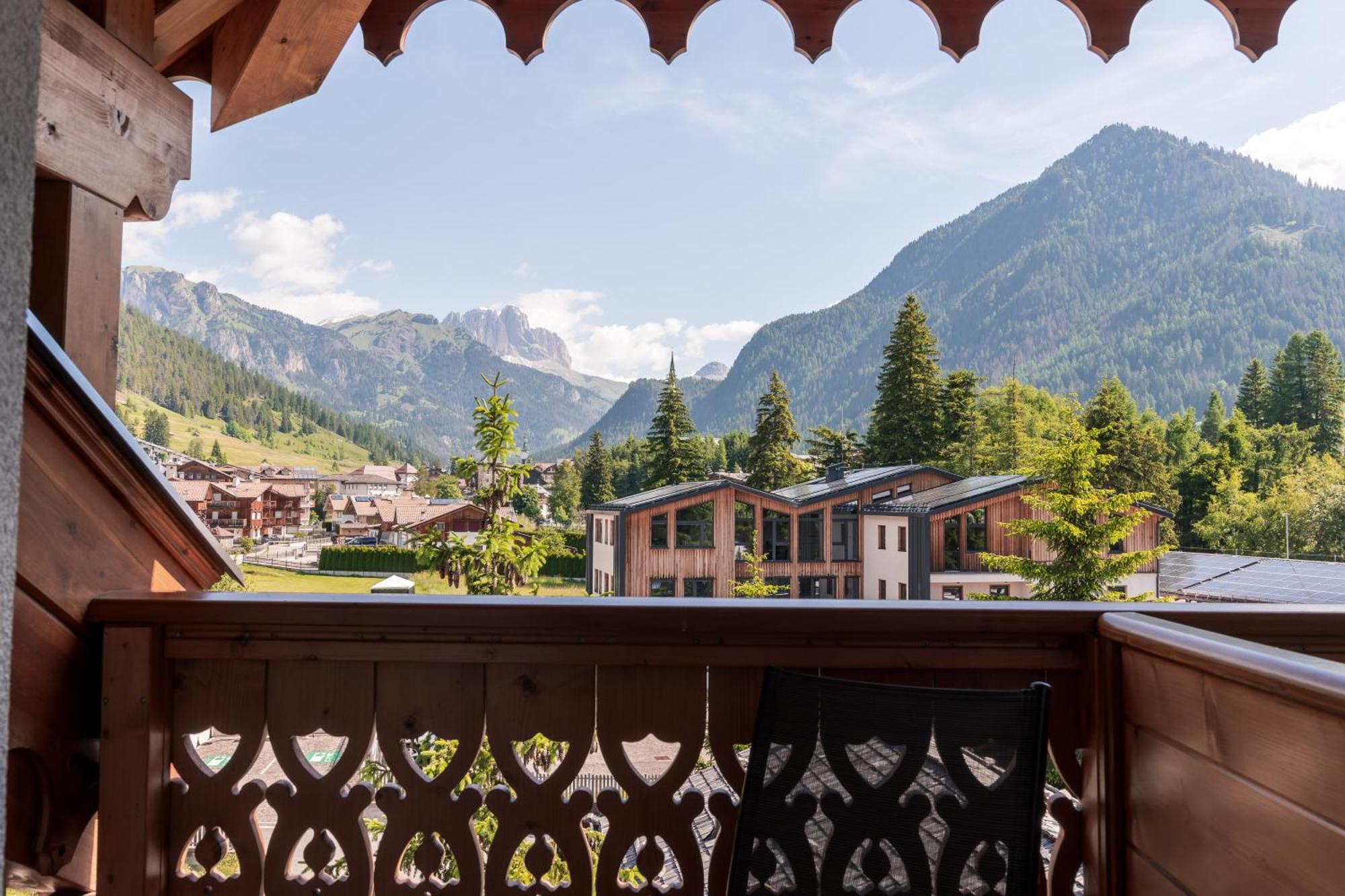 Rene Dolomites Boutique Hotel Pozza di Fassa Exterior photo
