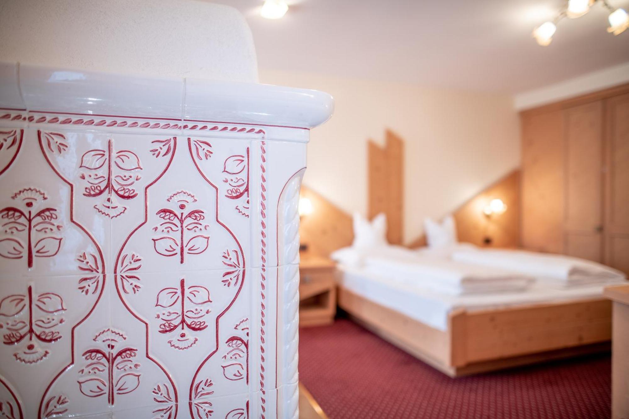 Rene Dolomites Boutique Hotel Pozza di Fassa Room photo