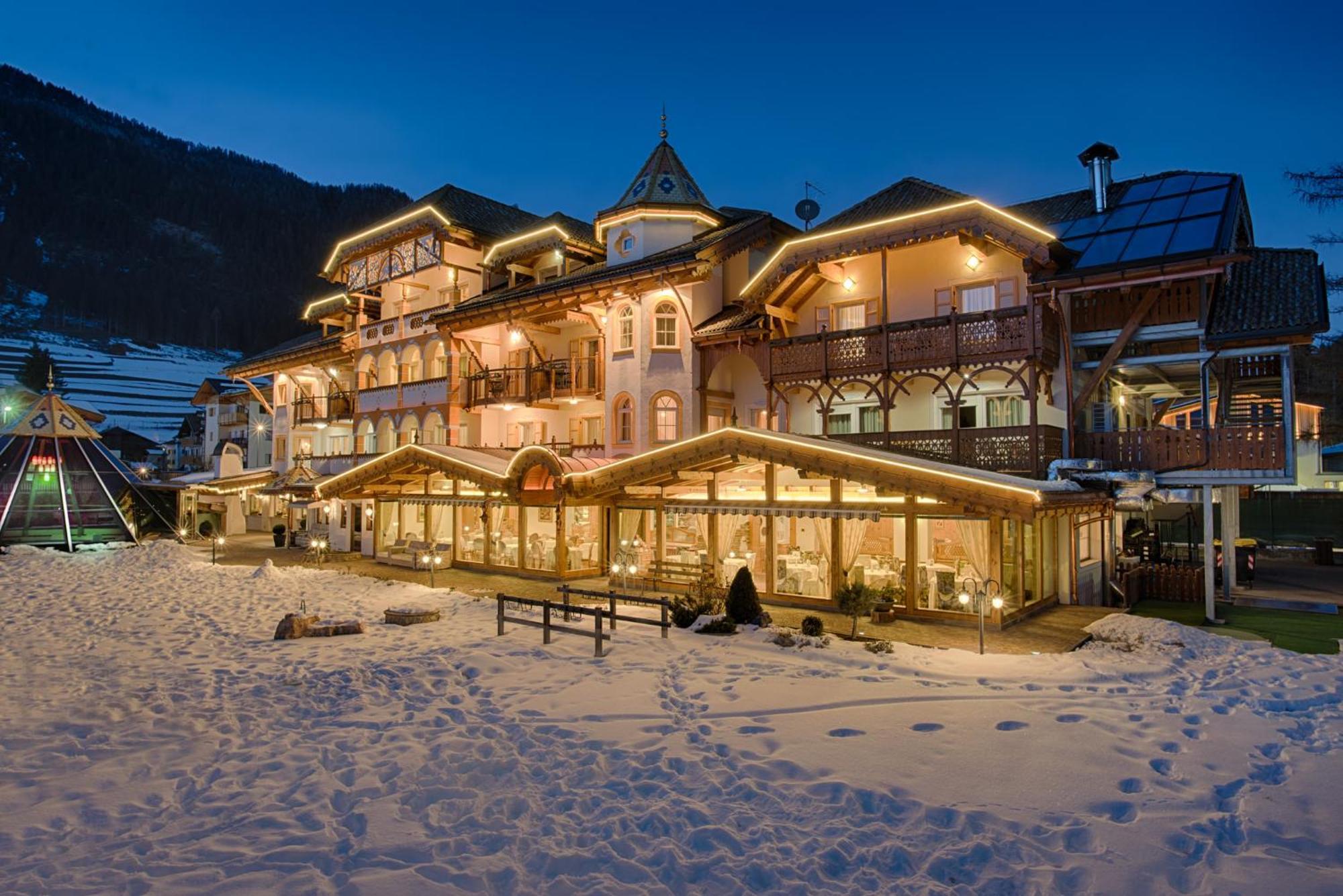 Rene Dolomites Boutique Hotel Pozza di Fassa Exterior photo