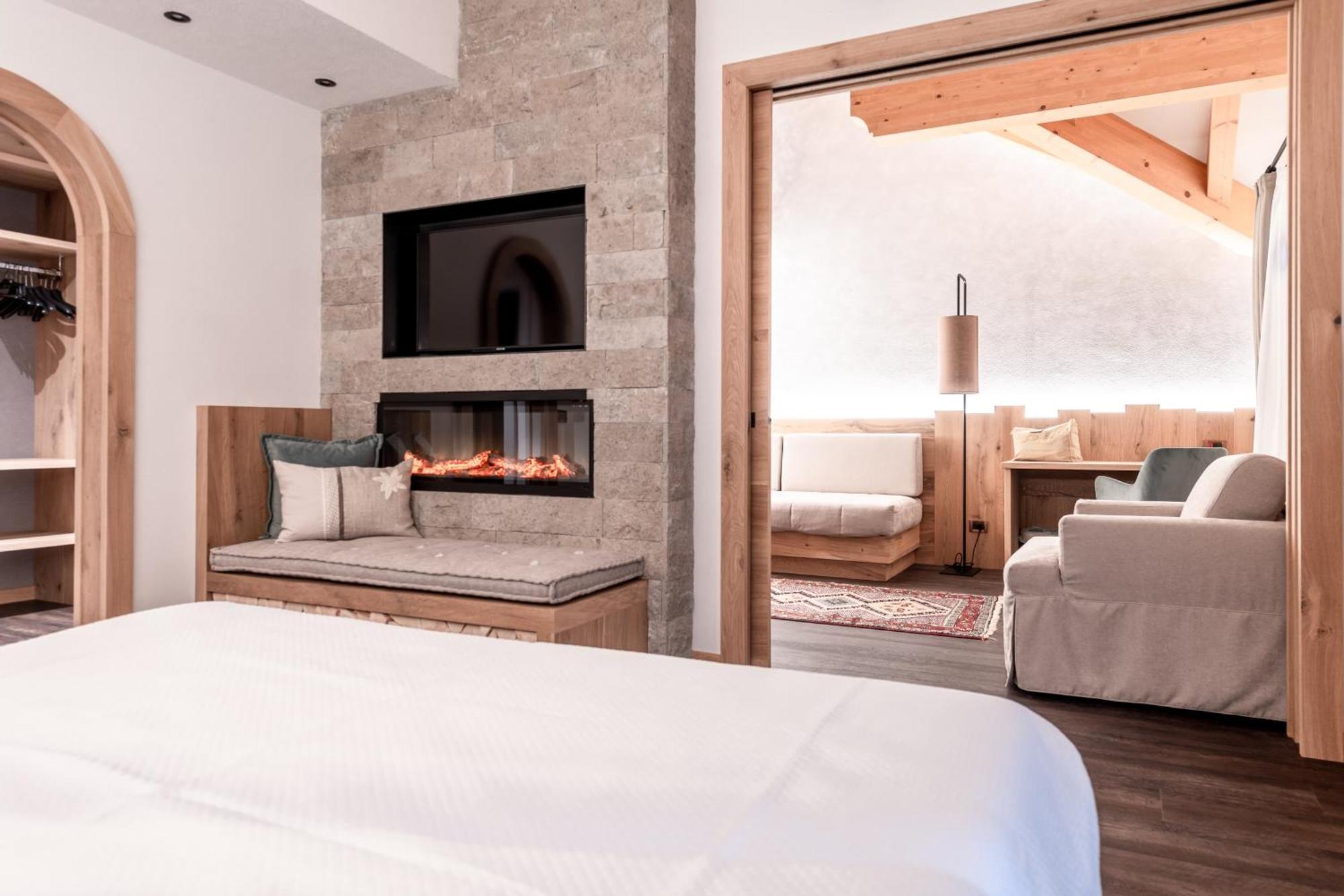 Rene Dolomites Boutique Hotel Pozza di Fassa Exterior photo